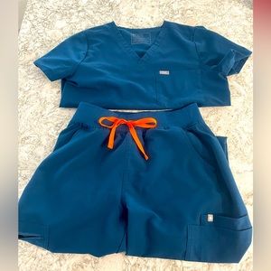 Medium Figs Top & Pants- only worn once as I ordered wrong size, no tags